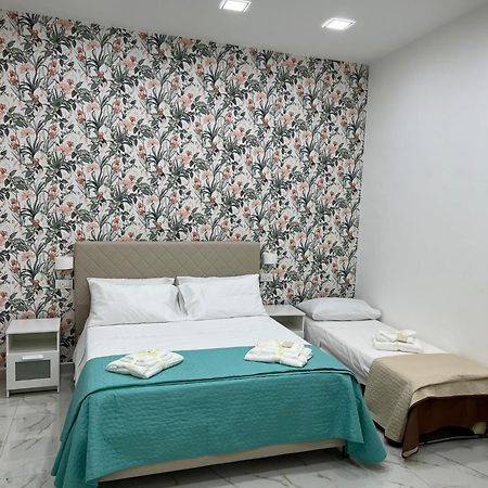 Virgy House Bed & Breakfast Napoli Bagian luar foto