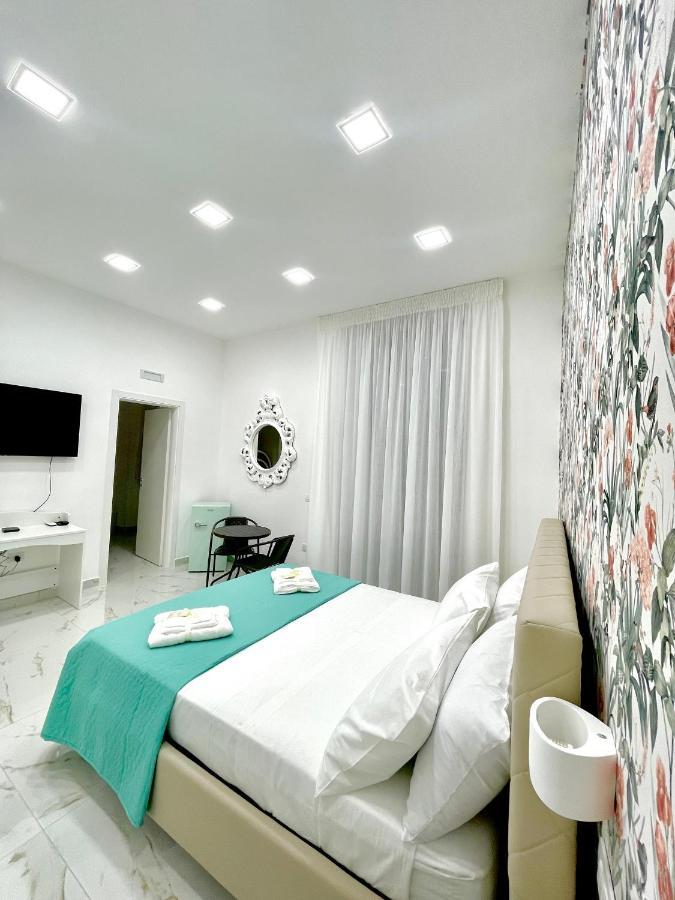 Virgy House Bed & Breakfast Napoli Bagian luar foto