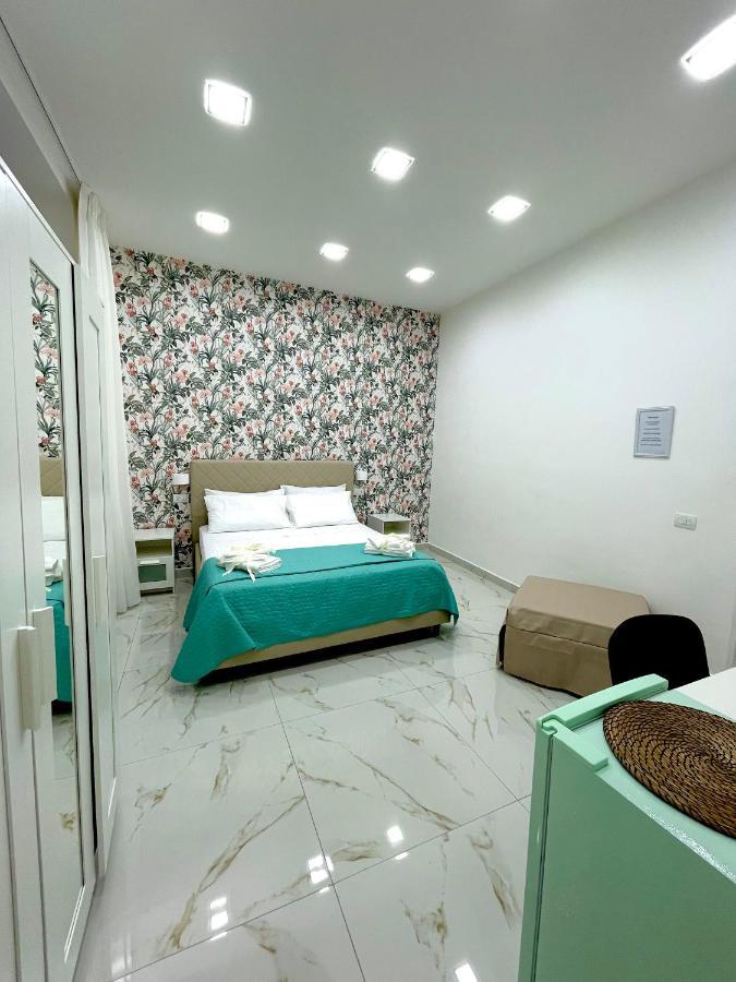 Virgy House Bed & Breakfast Napoli Bagian luar foto