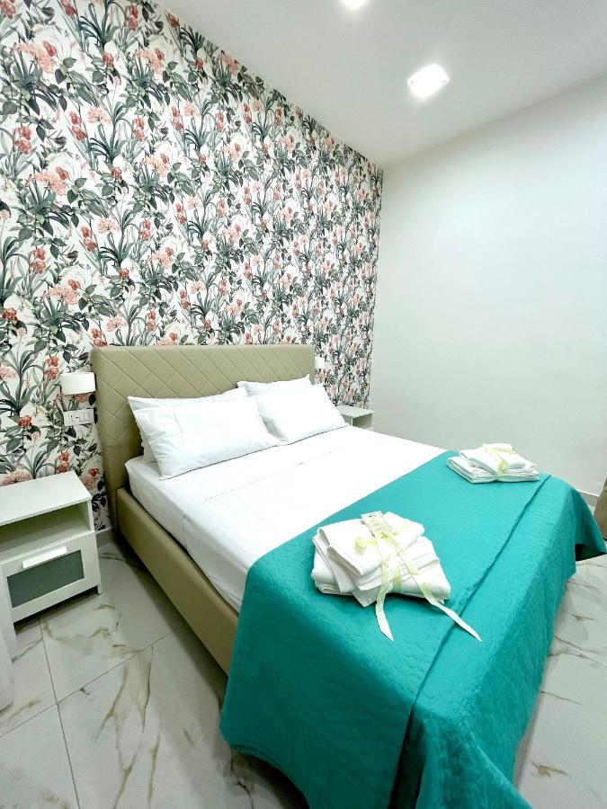 Virgy House Bed & Breakfast Napoli Bagian luar foto